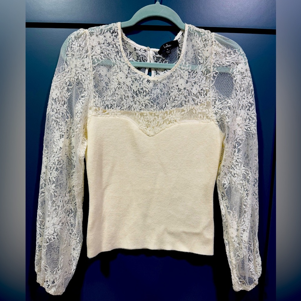 Lulus sheer lace top sz M